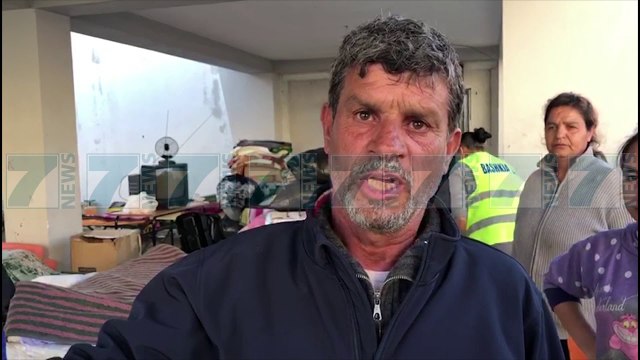 9 FAMILJE NE QIELL TE HAPUR NE LEZHE, BASHKIA I NXJERR NGA PALESTRA - News, Lajme - Kanali 7