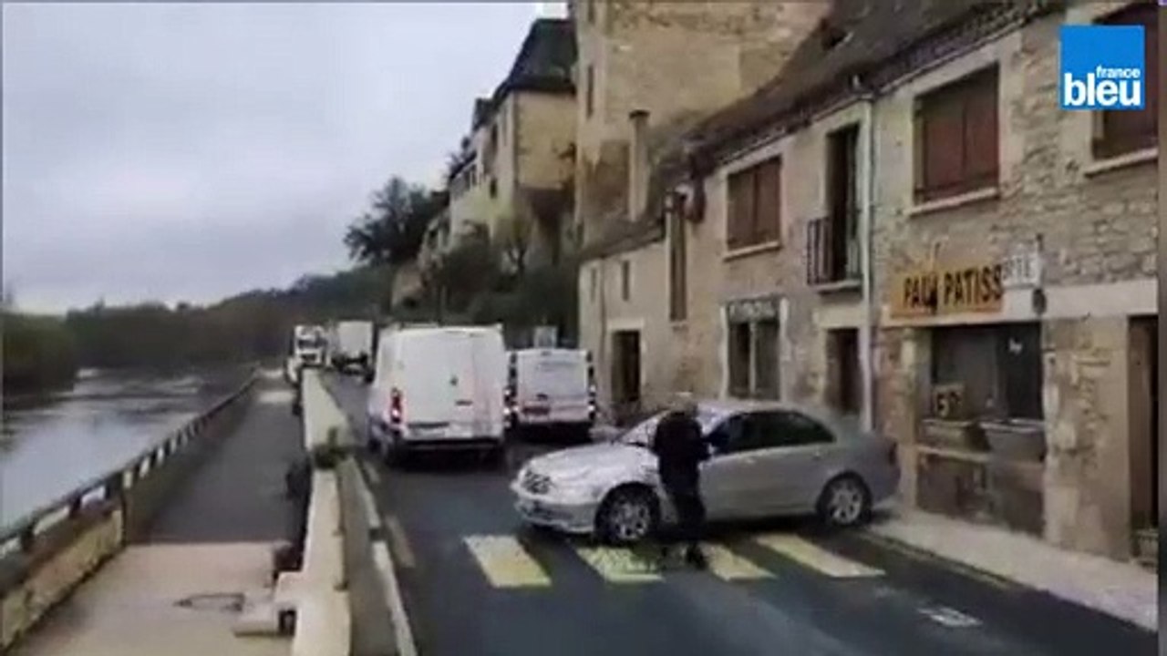 Un bouchon à Beynac, vidéo des pro déviation