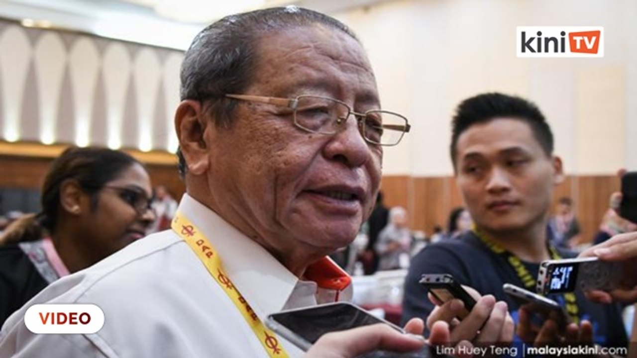 Veteran DAP, Lim Kit Siang tiba di ibu pejabat DAP