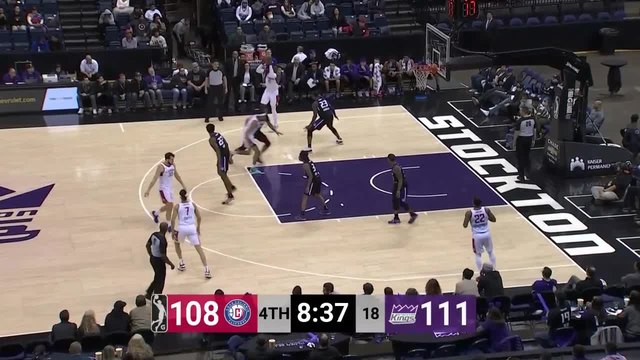 DaQuan Jeffries sends the shot away