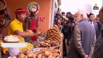 दिल्ली के हुनर हाट में मोदी ने खाया लिट्‌टी-चोखा