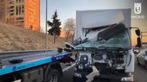Arrollados por un camión un conductor que había sufrido un pinchazo en su vehículo y el gruista que le asistía
