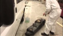 Sarp Sınır Kapısı'nda minibüste 114,5 kilogram kaçak bal bulundu