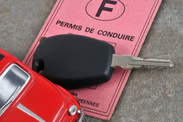 Un permis de conduire moins cher et plus rapide  ?
