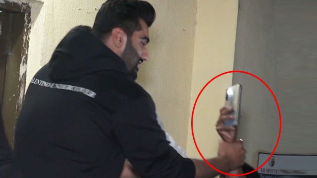 After Salman Khan, Arjun Kapoor Snatches Fan's Phone