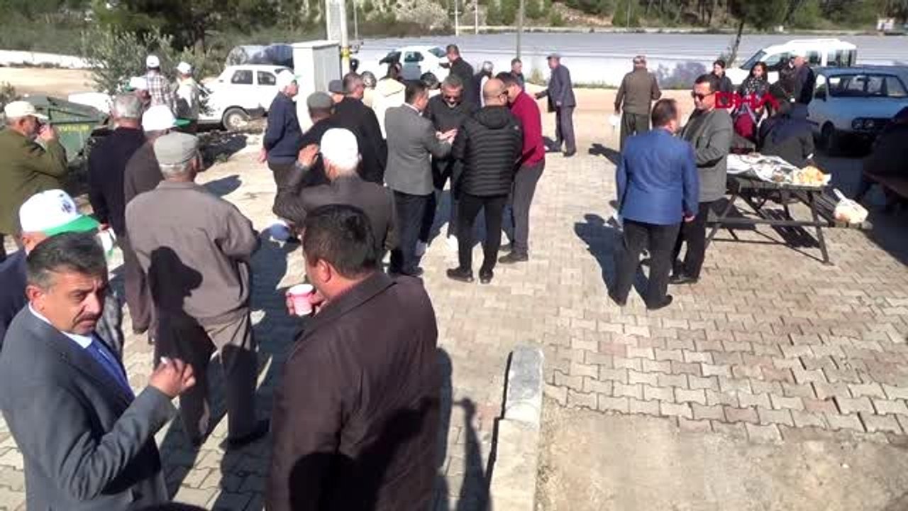 Antalya çiftçilere uygulamalı budama eğitimi