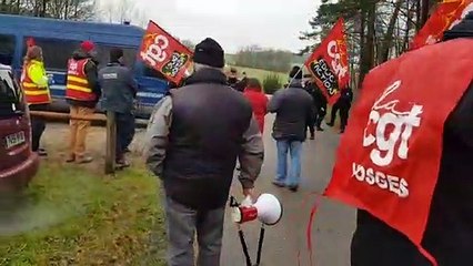 Les manifestants CGT bloqués sur le site de la Croux des Brûlés