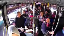 Halk otobüsü şoförü ayrı seferlerde bayılan iki yolcusunu hastaneye yetiştirdi