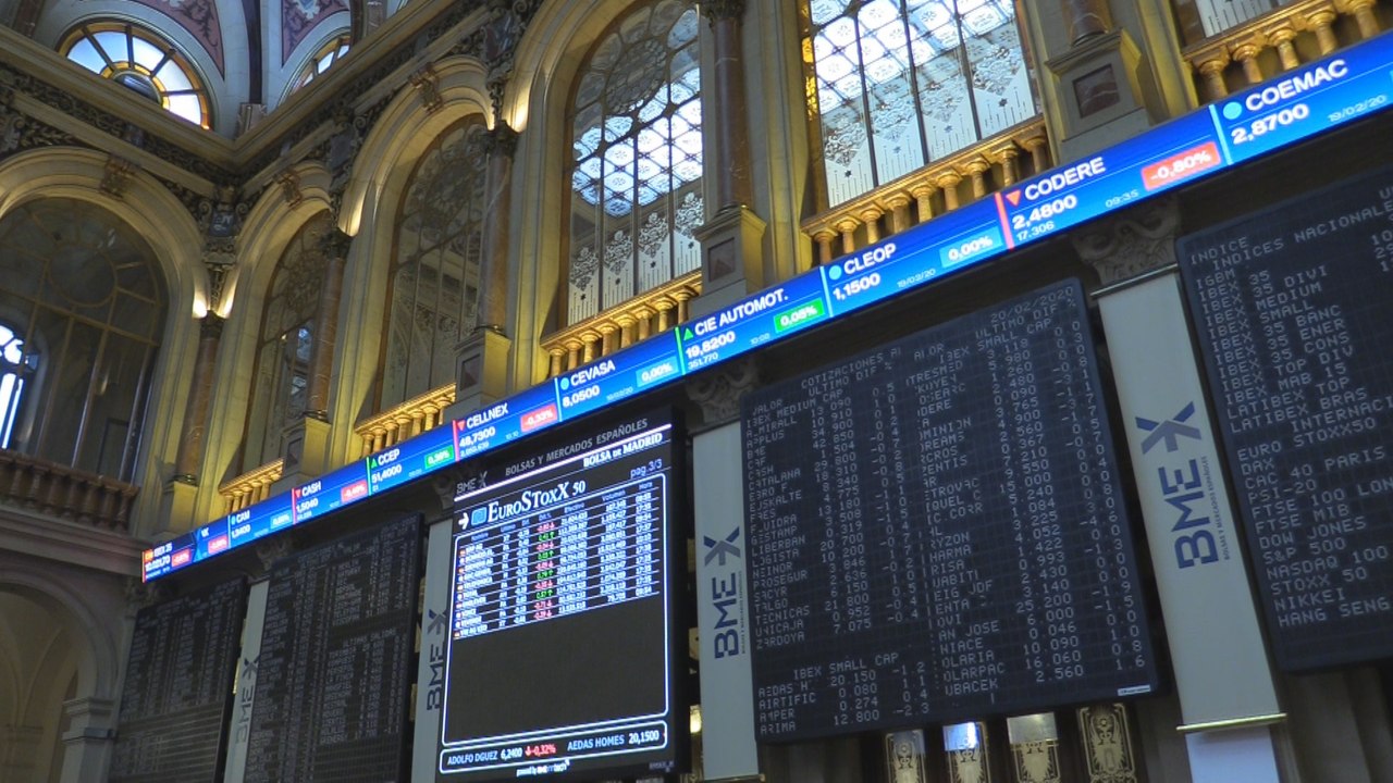 El Ibex 35 lucha por mantener los 10.000 puntos a pesar de caer un 0,6 % tras la apertura