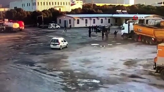 Kızgın şoför tırı mesai arkadaşlarının üzerine sürdü...Dehşet anları kamerada