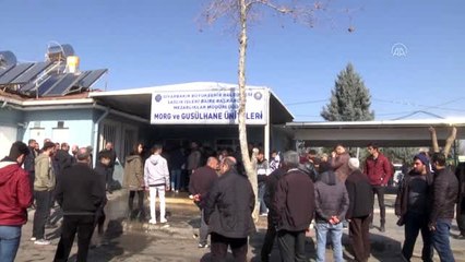 Antalya'da darbedilerek öldürülen gencin cenazesi toprağa verildi