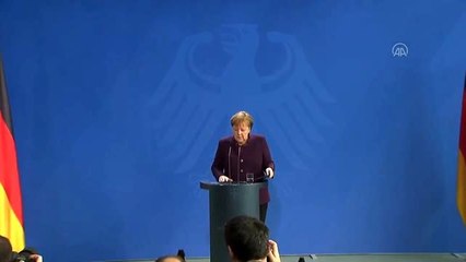 Merkel: "Bu korkunç cinayetlerin tüm arka planlarının aydınlatılması için her türlü çaba sarf...