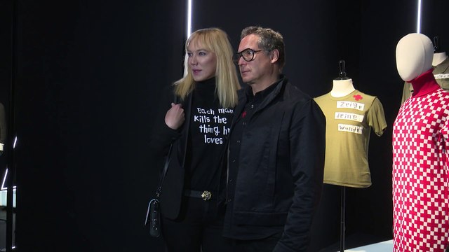 Pelayo Díaz rinde tributo a David Delfín en la inaguración de la exposición que conmemora su figura en la moda