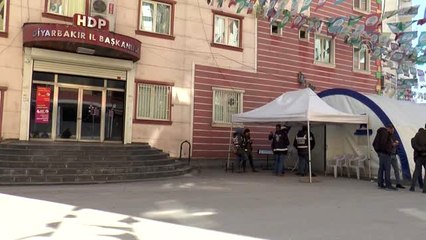 Diyarbakır annelerinin oturma eylemine bir aile daha katıldı