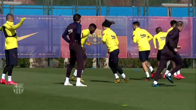El Barcelona entrena a la espera de Braithwaite