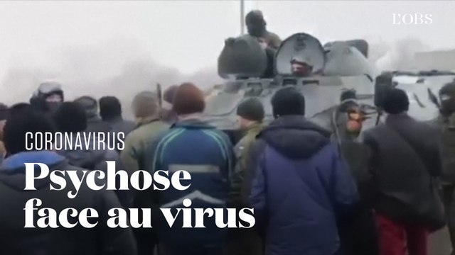 Coronavirus : en Ukraine, des habitants barrent la route aux évacués