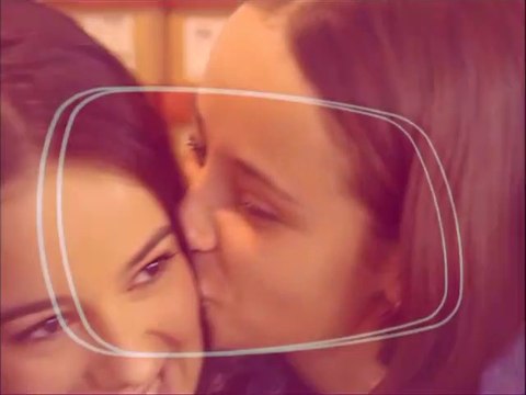 Alizée - 2003-08-23 - TV Feature - Stars a Domicile-Hrvatski titlovi