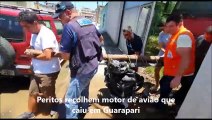 Peritos recolhem motor de avião que caiu em Guarapari