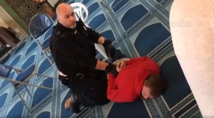 Namaz kılan adama bıçaklı saldırı