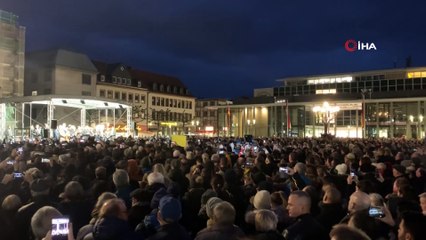BERLİN  - Almanya Cumhurbaşkanı Steinmeier: “Nefrete karşı en güçlü çare, birlik ve beraber olmaktır”
