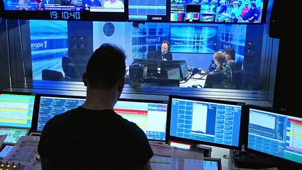 Retraites : "Nous sommes en désaccord complet avec le texte", affirme Clémentine Autain