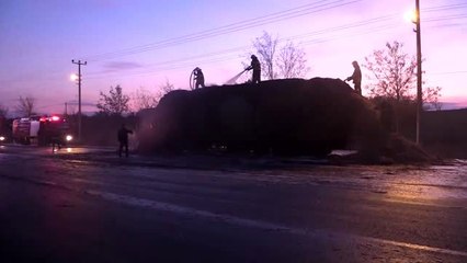 Saman yüklü tır yandı