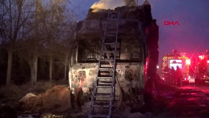 Gaziantep saman yüklü tır alev aldı