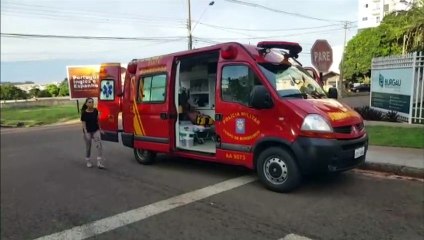 Homem é socorrido pelo Siate após sofrer queda de moto no Centro