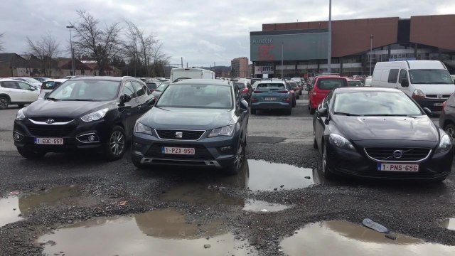 Le parking du cinéma Acinapolis ( Jambes ), va être refait et sera bientôt payant.