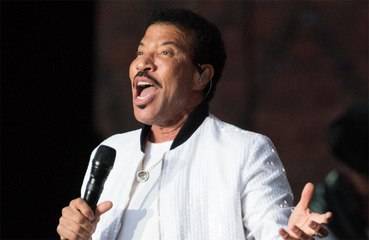 Lionel Richie struggles giving daughters love advice