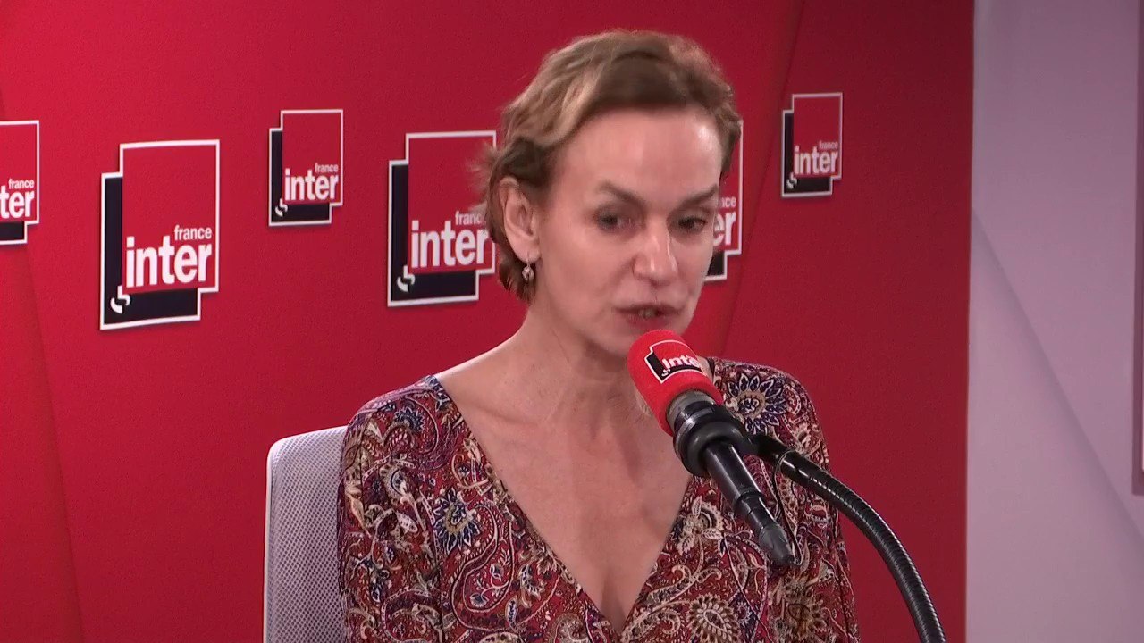 Sandrine Bonnaire sur le courage, thème du Printemps des poètes : "Le courage, c'est oser vivre"