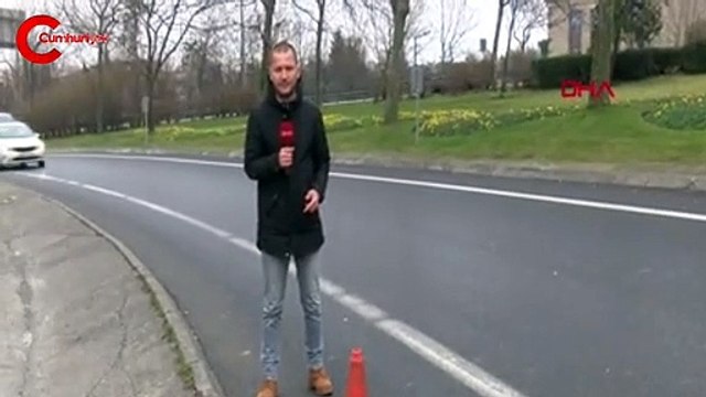 Yoldaki rögar kapağı çalındı, sürücüler dubayla önlem aldı