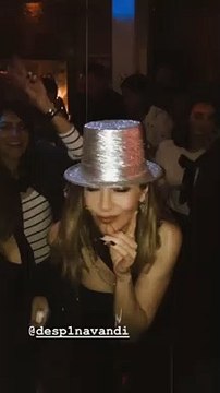 Δέσποινα Βανδή: Θα εντυπωσιαστείς με τον ξέφρενο χορό της την Τσικνοπέμπτη!