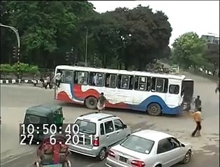 Live Bus Accident Farmget Dhaka Bangladesh,,,,,....../....////