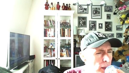 Wiwi égratigne "psycho" d'Eddie Noack