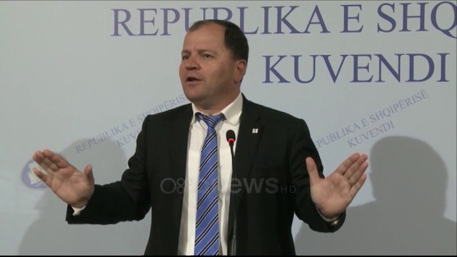 Ora News - Deputeti Lefter Maliqi mbështet Presidentin: Në 2 mars të nisin protestat e qëndrueshme