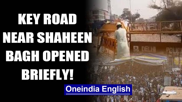 Shaheen Bagh: UP Police reopens Noida-Delhi road shut due to anti-CAA protests briefly|Oneindia News