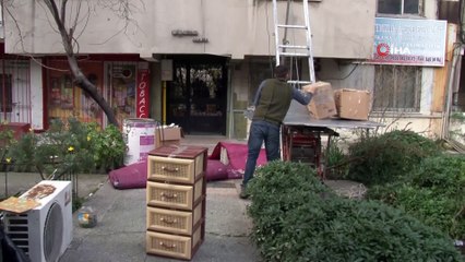 İzmir'de yan yatan bina tahliye ediliyor