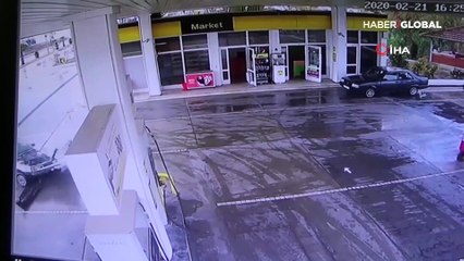 Petrol istasyonunda korkunç kaza