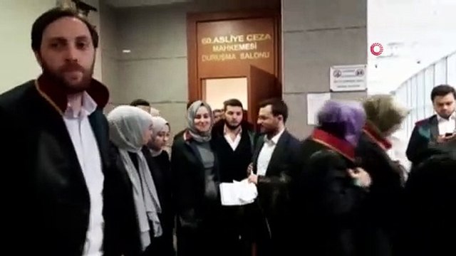 Karaköy'de başörtülü genç kızlara saldırdığı iddiasıyla yargılanan Semahat Yolcu, 4 ayrı suçtan 2 yıl 9 ay 17 gün hapis cezasına çarptırıldı. Mahkeme, hükmün açıklanmasını geri bıraktı.