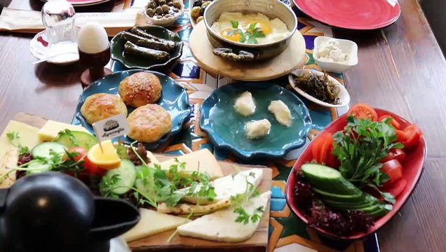 1927’den Günümüze Faaliyet Gösteren Ayanoğlu Mandıra herzaman doğal ve kaliteli ürünleri İle siz değerli misafirlerine hizmet sunmakta.