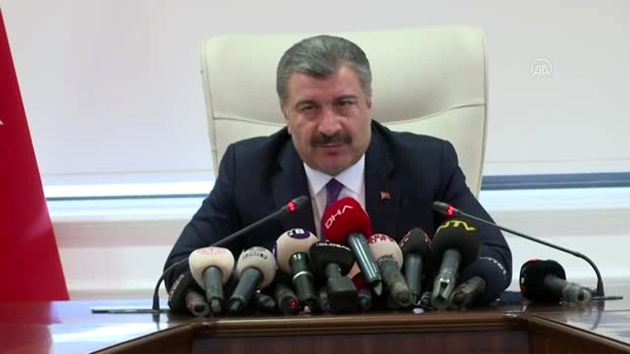 Koca: "Dün geceden itibaren İran'dan gelen tüm yolcuları sağlık personelimiz sağlık kontrolünden...