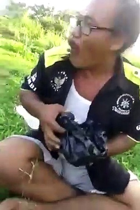 Inacreditável: Homem come pregos como se fosse comida ...