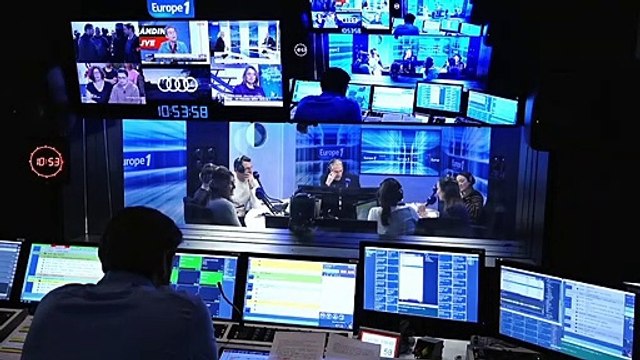 Julie de Bona, sur son stage à Europe 1 : J'ai compris que la radio, c'était un sacré putain de métier !