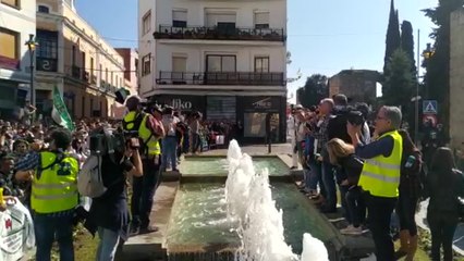 Los representantes de los agricultores explican el contenido de la reunión con Vara