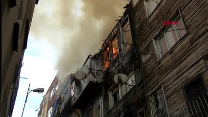 İstanbul şişli'de ahşap binada yangın alevler 2 binaya daha sıçradı aktüel