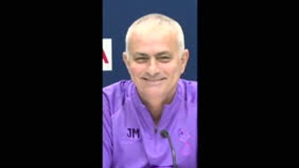 Mourinho hilariously reacts to interruption from young Spurs fans