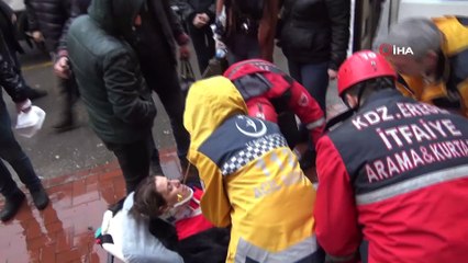 Otobüsün sürüklediği otomobil mağazaya girmekten son anda böyle kurtuldu