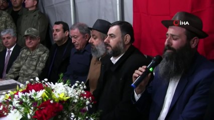 Bakan Akar’dan şehit ailesine taziye ziyareti
