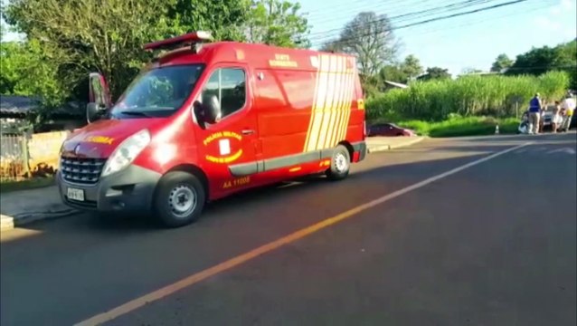 Jovem sofre suspeita de fraturas em perna e dedo do pé em acidente com moto no Santo Onofre